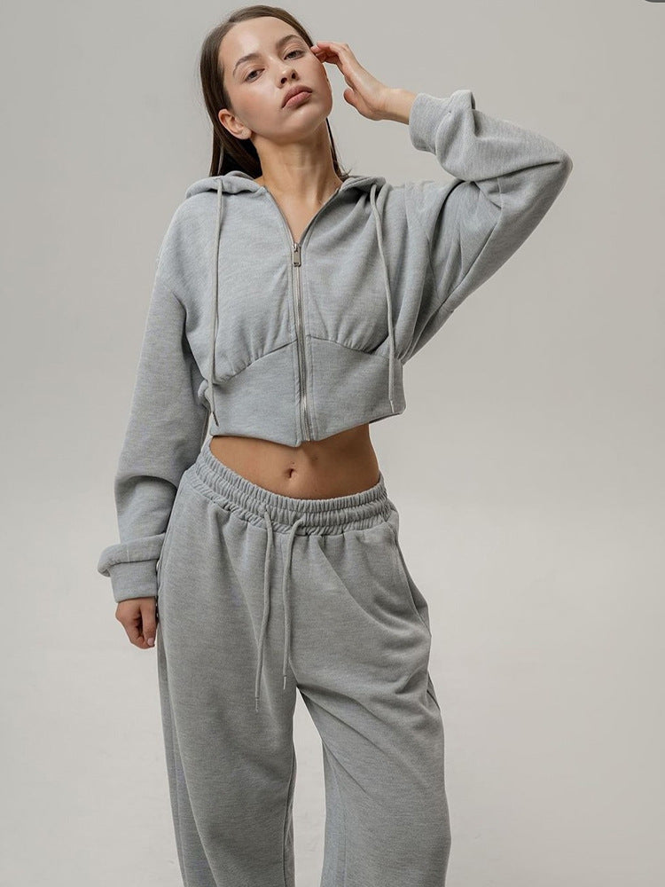 Damen sportliches Ensemble mit cropped Oberteil und weiten Hosen WW