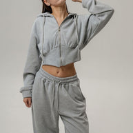 Damen sportliches Ensemble mit cropped Oberteil und weiten Hosen WW