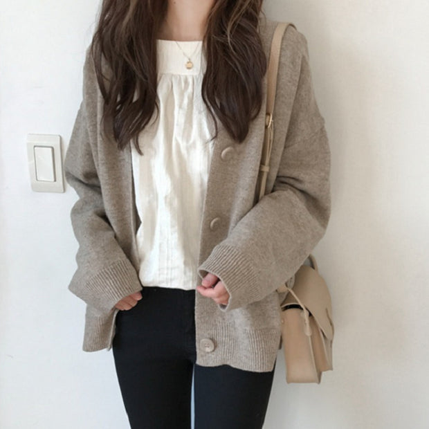 Damen bequeme Strickjacke mit weichem Material und großen Knopfdetails WW