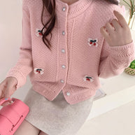 Damen Strickjacke mit dekorativen Stickereien WW