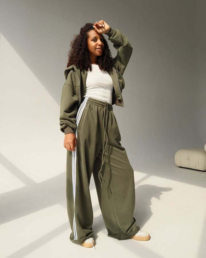 Damen Sportliches Loungewear-Set mit cropped Jacke und bequemen Jogginghosen WW