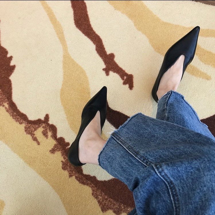 Damen spitze Ballerinas aus hochwertigem Kunstleder mit eleganter Cut-Out-Ausschnittgestaltung WW