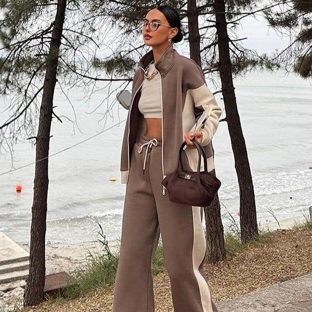 Damen Sportliches Sweatsuit mit kontrastierenden Einsätzen und hohem Kragen WW