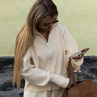 Damen Sportlicher Strickpullover mit hohem Kragen und Reißverschluss WW