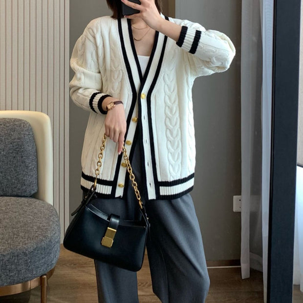 Damen Strickjacke mit elegantem Zopfdesign WW