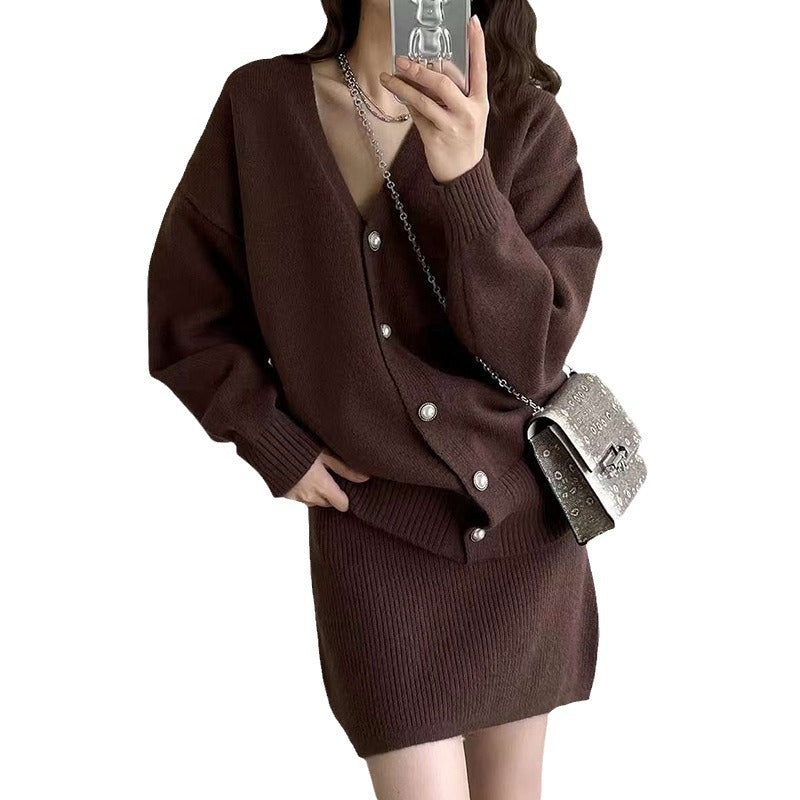 Damen Strickkleid mit feinem Rippenmuster und asymmetrischem Schnitt WW