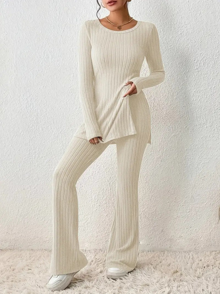 Damen Lässig gestreiftes Strickset mit langem Oberteil und ausgestellten Hosen WW