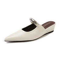Damen elegante Slingback Mules mit spitzem Zehenbereich und dekorativem Ketten-Detail W&W