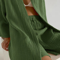 WW Set für Zuhause: Locker sitzende Strickjacke und Shorts