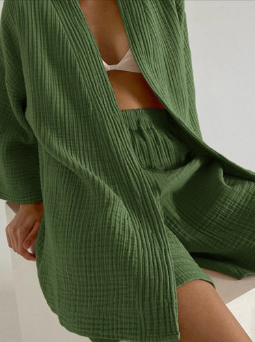 WW Set für Zuhause: Locker sitzende Strickjacke und Shorts