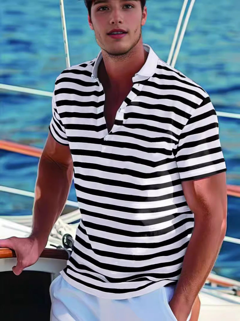 Herren Poloshirt mit modernem Nautikstreifen und kurzem Stehkragen WW