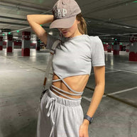 Damen sportliches Crop-Top mit dekorativem Schnitt und elastischem Bund WW