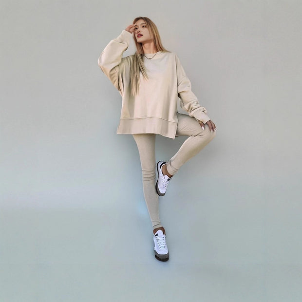 Damen sportliches Set aus ultra-bequemen Oversized-Pullover und figurbetonten Leggings WW