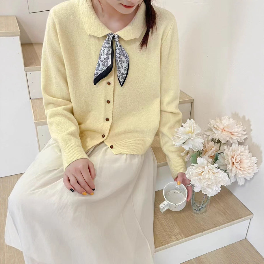 Damen Strickjacke mit dekorativem Kragen und Knöpfen WW