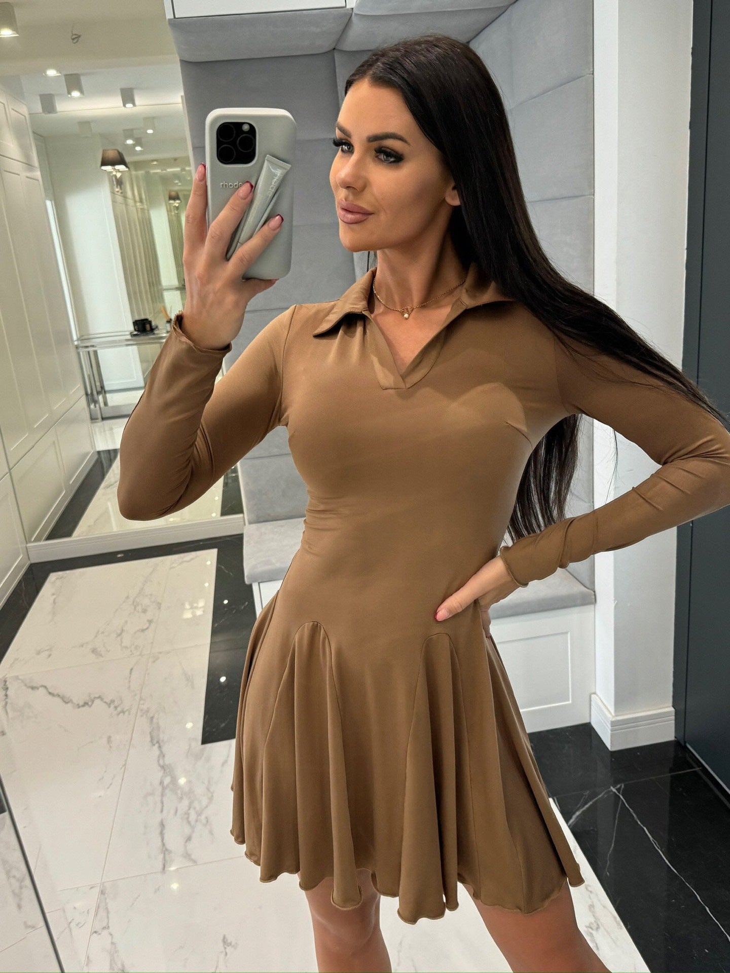 Damen Sportliches Kleid mit Polokragen und schwingendem Rock WW