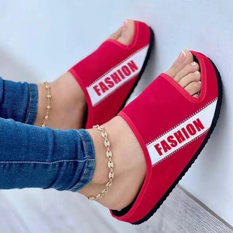 Damen Slipper mit modischem Schriftzug und rutschfester Sohle WW