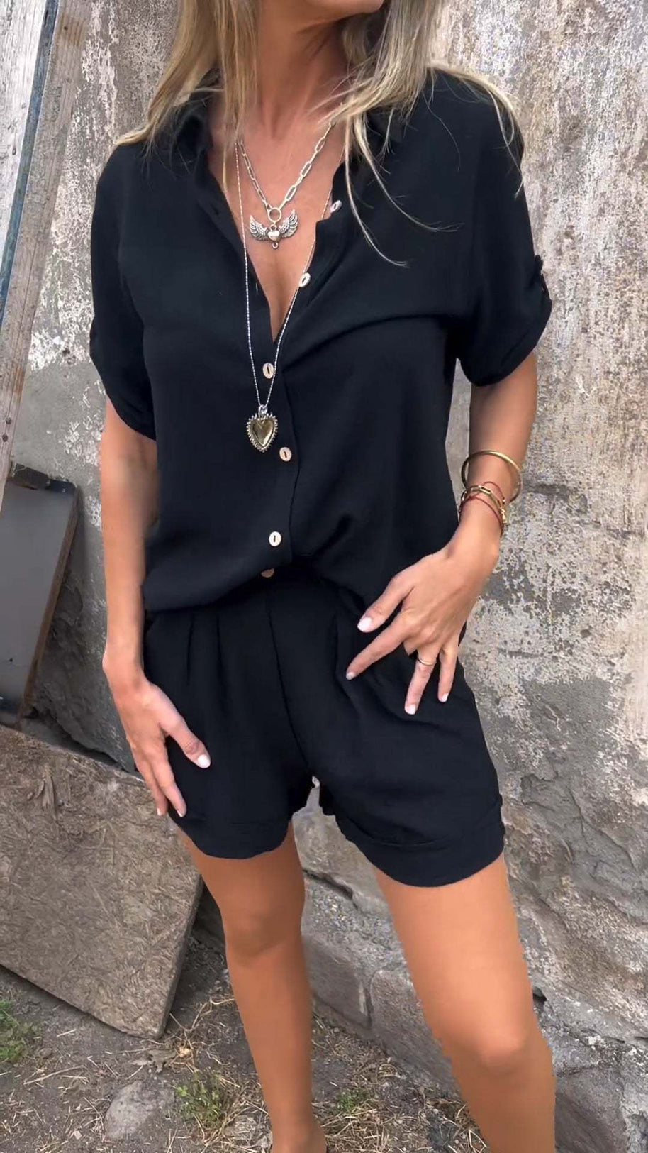 Damen lässiges Jumpsuit mit knopfverschlossenem Oberteil und praktischem Taillenzug