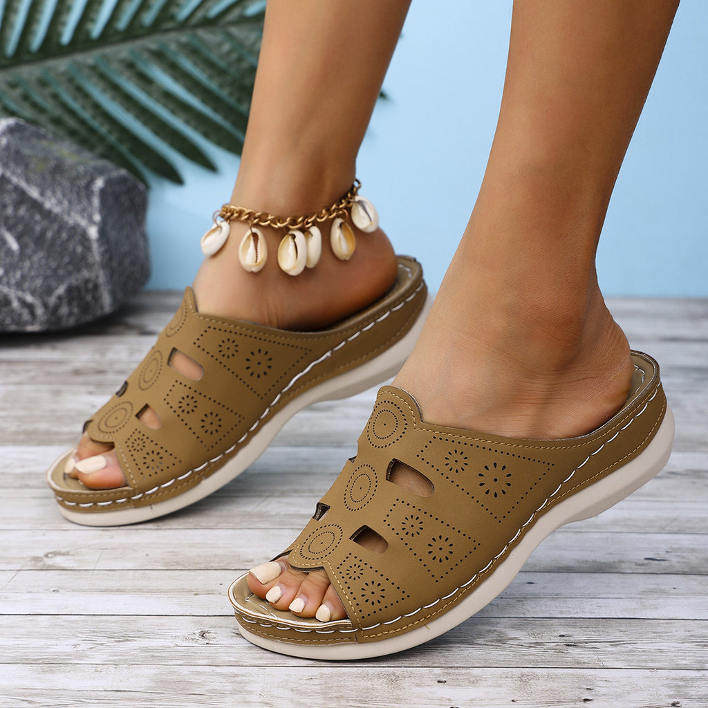 Femme Komfort Slide Sandalen mit atmungsaktivem Ausschnitt-Design WW
