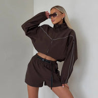 Damen sportlicher Zweiteiler mit cropped Jacke und Shorts WW