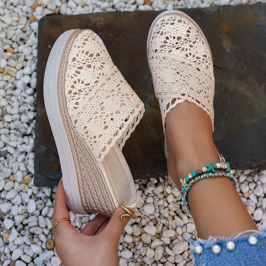 Damen Slip-On Espadrilles mit filigranem Häkelmuster und leichtem Plateau WW