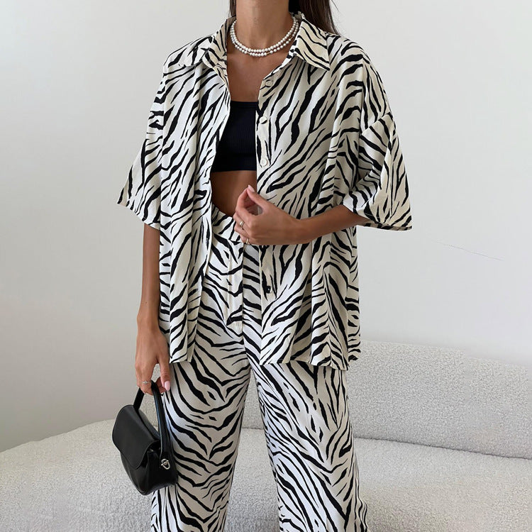 WW-Zebra-gestreifter Anzug
