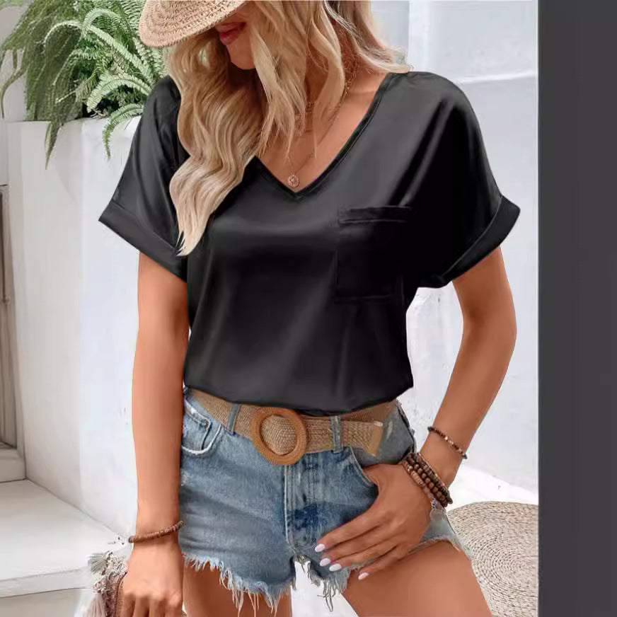 Damen Satin V-Ausschnitt T-Shirt mit Brusttasche und lässigem Schnitt WW