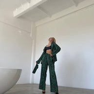 Damen Set aus leichtem Blazer und weiter Hose im floralem Design WW