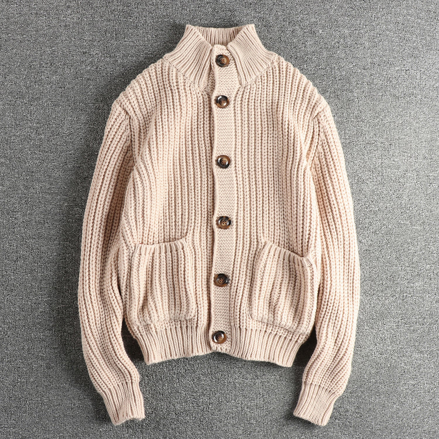 Damen Strickjacke mit großen Taschen und Knopfverschluss WW