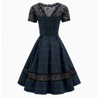Damen Abendkleid mit Spitzenapplikationen und schwingendem Rock WW