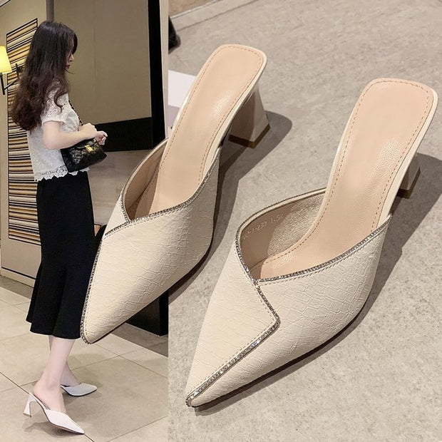 Damen elegante Mules mit spitzem Zehenbereich und schickem Glanz W&W