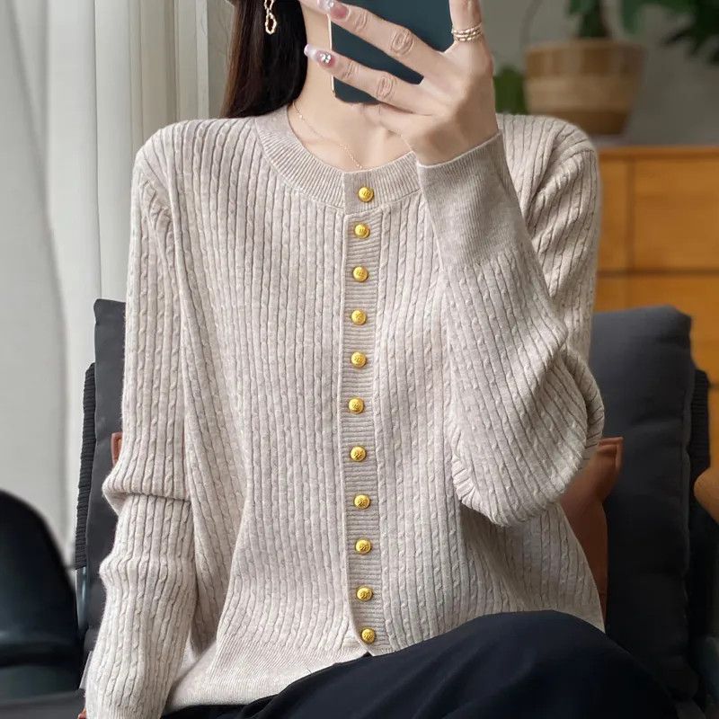 Damen Strickjacke mit goldenen Knöpfen WW