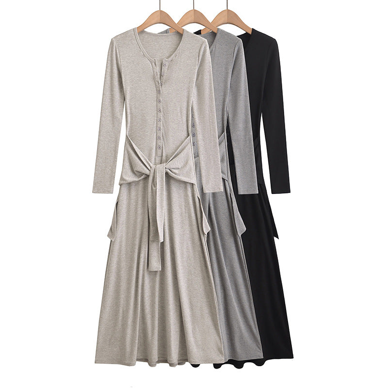 DamenMaxikleid mit eleganten Knopfdetails und taillierbarem Bund WW