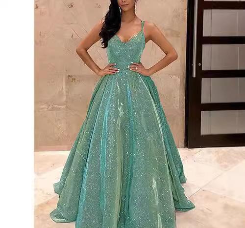 Damen Abendkleid mit schimmernden Akzenten und voluminösem Rock WW