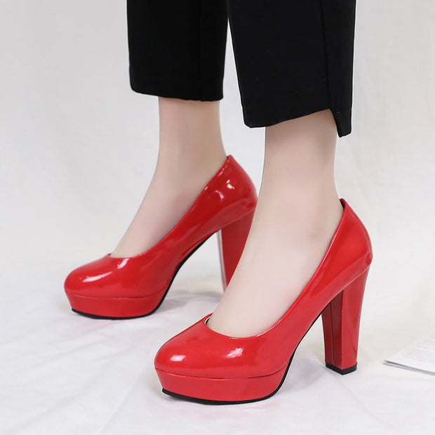 Damen Plateau-Pumps mit elegantem Hochglanz und bequemem Fußbett W&W