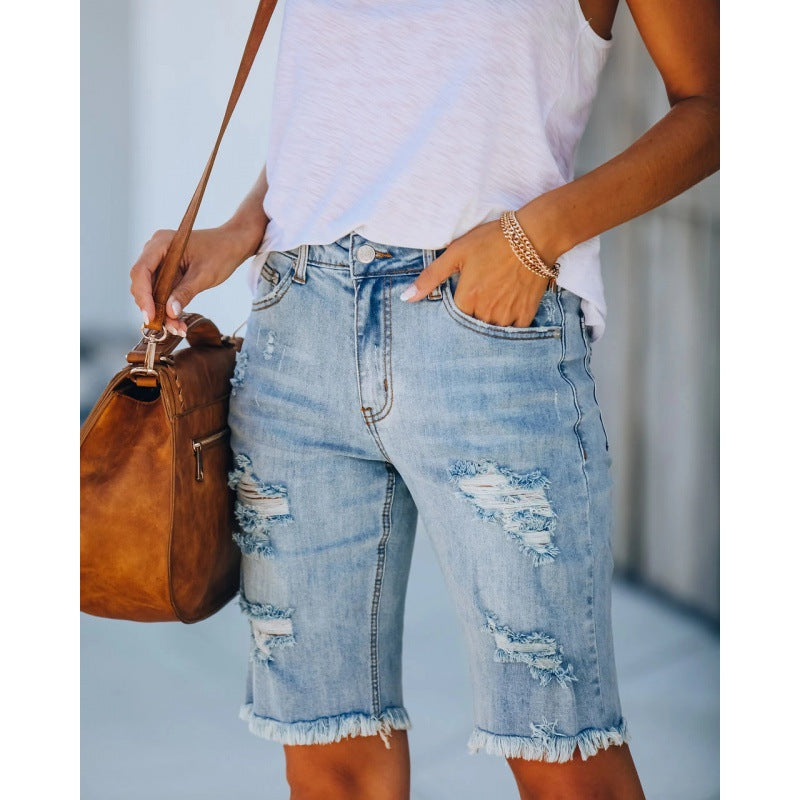 Damen Destroyed Denim Shorts im lässigen Schnitt mit fransigen Säumen W&W Mode