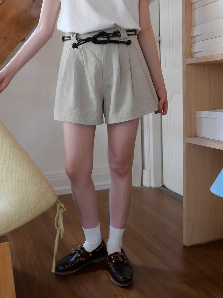 Damen kurze Leinenhose mit eleganter Faltenlegung und verstellbarem Taillengürtel WW