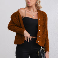 Damen Strickjacke mit strukturiertem Zopfmuster und zarten Knöpfen WW