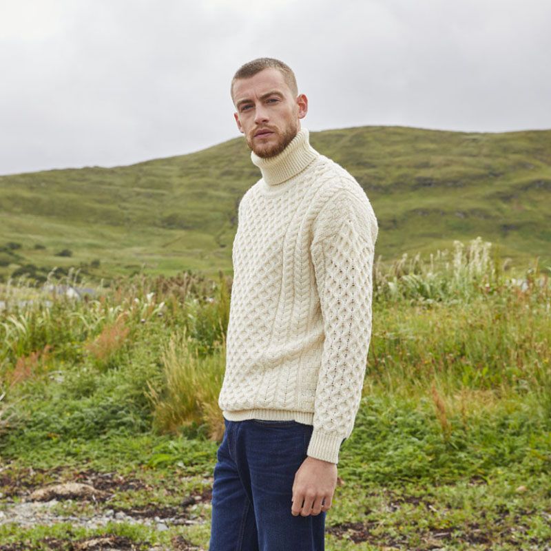 Herren Strickpullover mit strukturiertem Zopfmuster und hohem Kragen WW