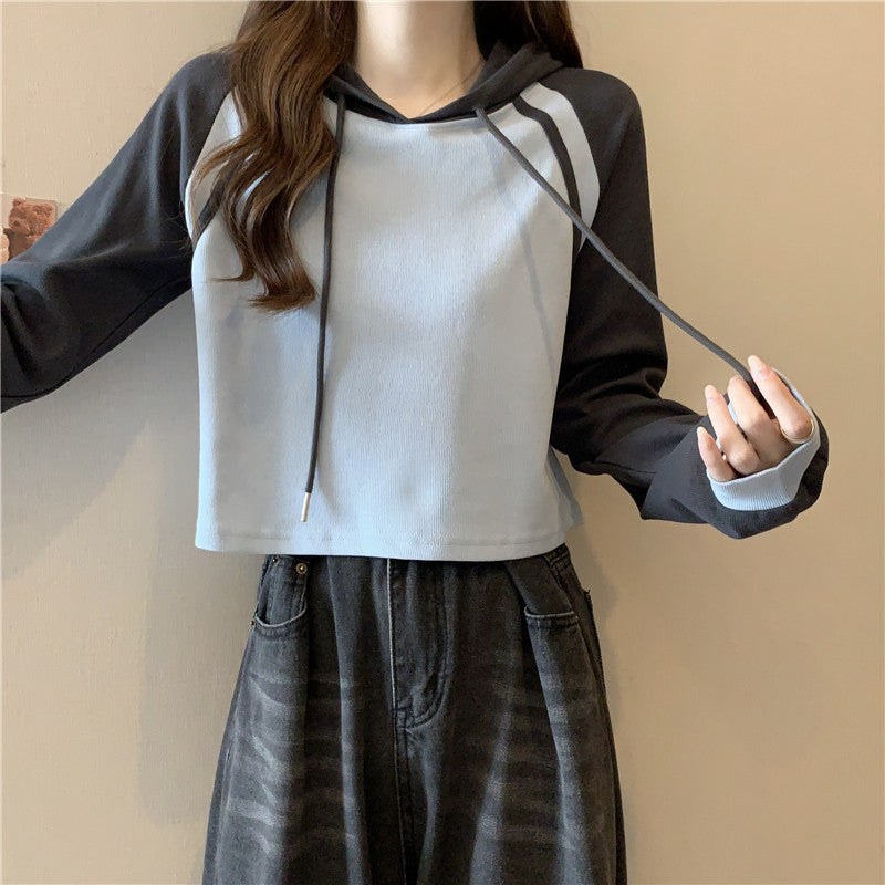 Femme Cropped Pullover Hoodie mit Kontrastärmeln WW