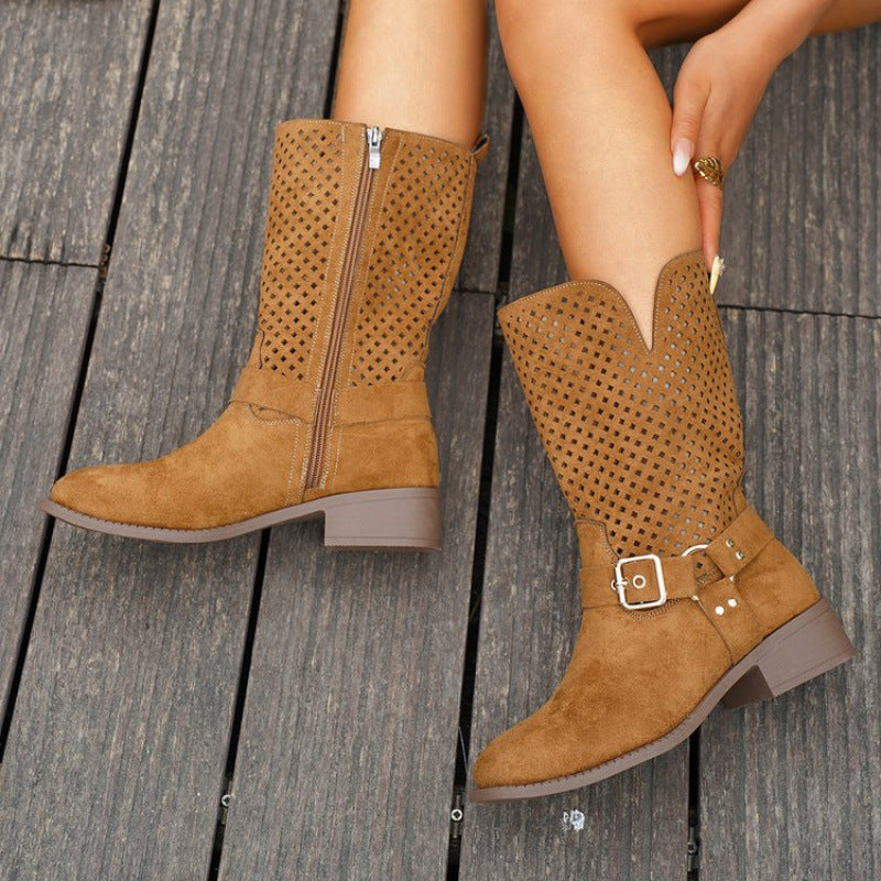 Damen Stiefel aus perforiertem Wildleder mit modischem Schnallen-Detail WW