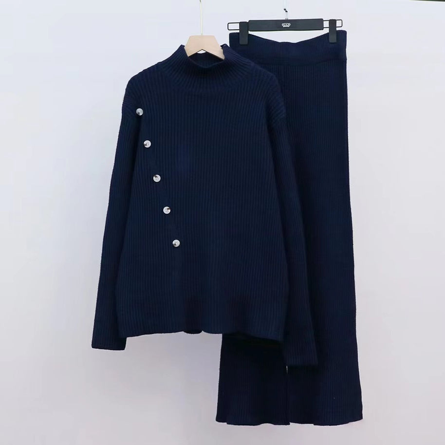 Damen Strickensemble mit hohem Kragen und eleganten Knopfdetails WW