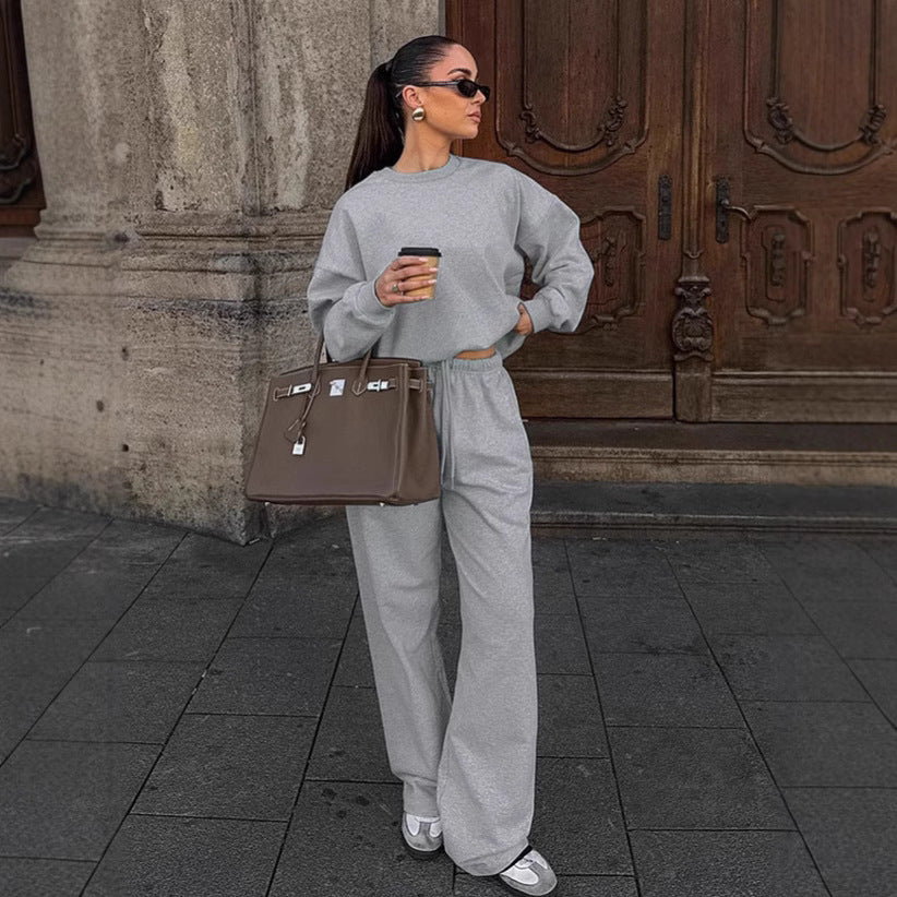 Damen Bequemer Sportanzug mit weitem Schnitt und modischen Details WW