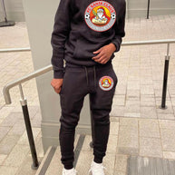 Damen Sportlicher Jogginganzug mit charakteristischem Vereinslogo WW