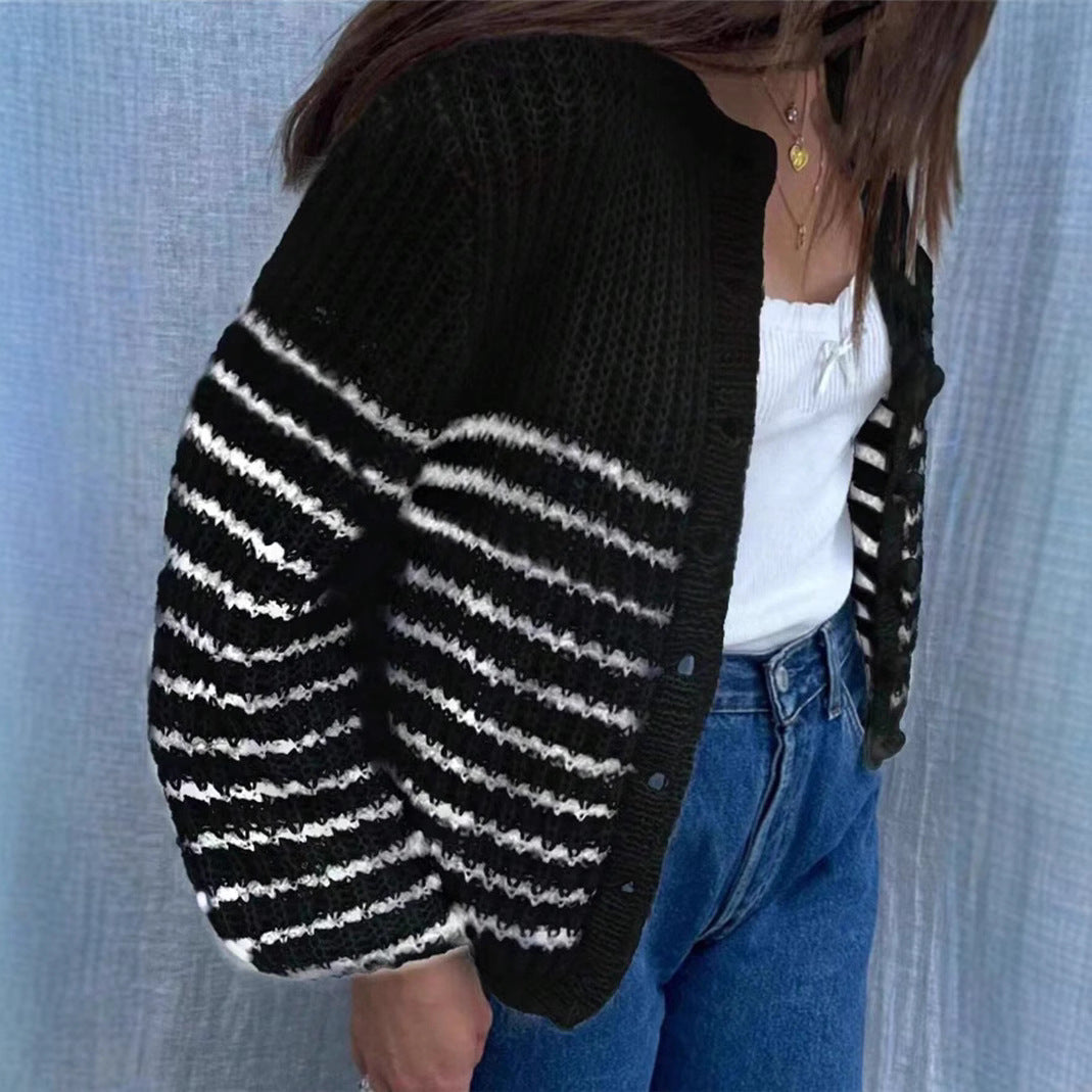 Damen Strickjacke im modernen Ringelmuster und lässigem Schnitt WW