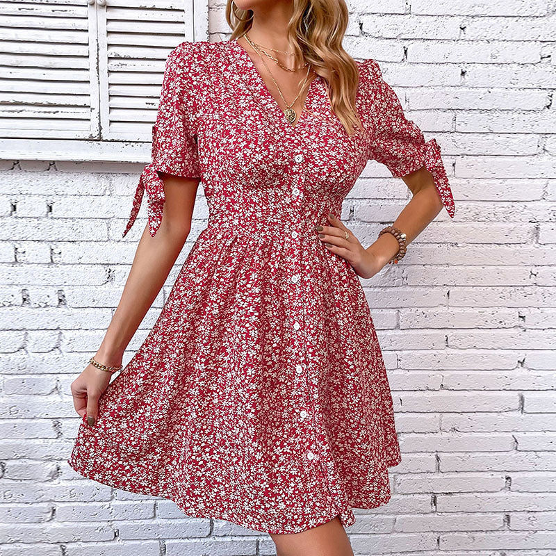 Damen Blusenkleid mit floralen Mustern und verspielten Rüschen W&W Mode