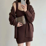 Damen Strickkleid mit feinem Rippenmuster und asymmetrischem Schnitt WW