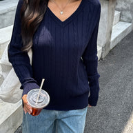 Damen Strickpullover mit V-Ausschnitt und feinem Zopfmuster WW
