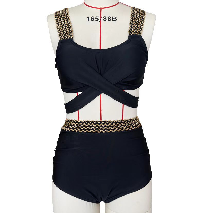 Damen Hochgeschnittener Bikini mit modischem Wickeloberteil und glamourösen Akzenten WW