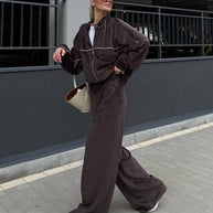 Damen sportlicher Velours-Loungewear-Anzug mit breiten Hosen WW