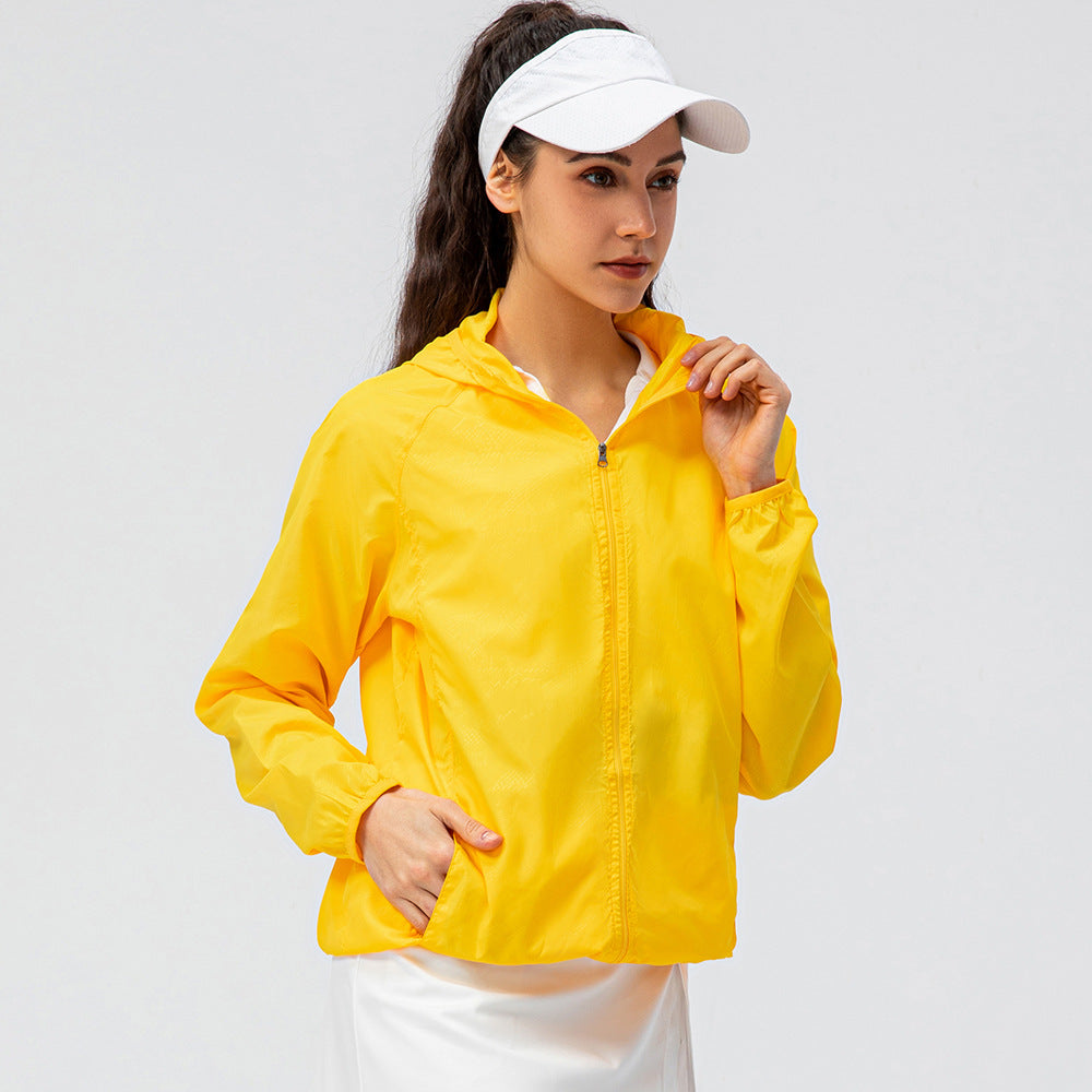 Damen Leichte Sportjacke mit Kapuze und atmungsaktiven Eigenschaften WW